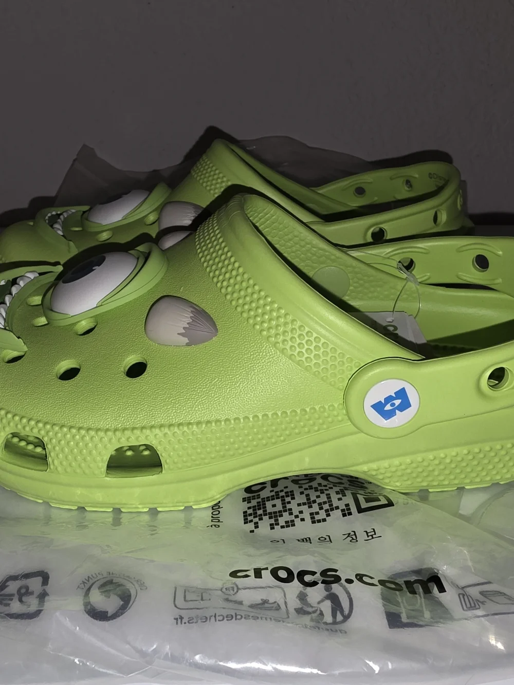 Crocs Monsters Inc Mike Wazowski Clogs Youth Big Kids Size J4 Disney Pixar NEW